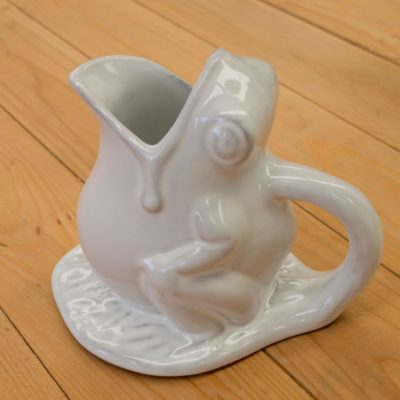 Taza rana blanco